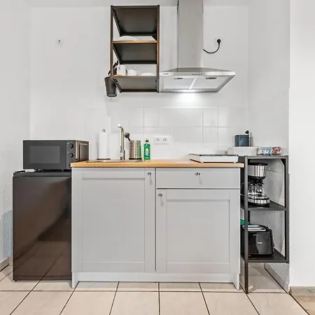 Appartamento Helles Modernes Zentrales Studio, Nahe Btu, Vollausgestattet&parkplatz Auf Anfrage *